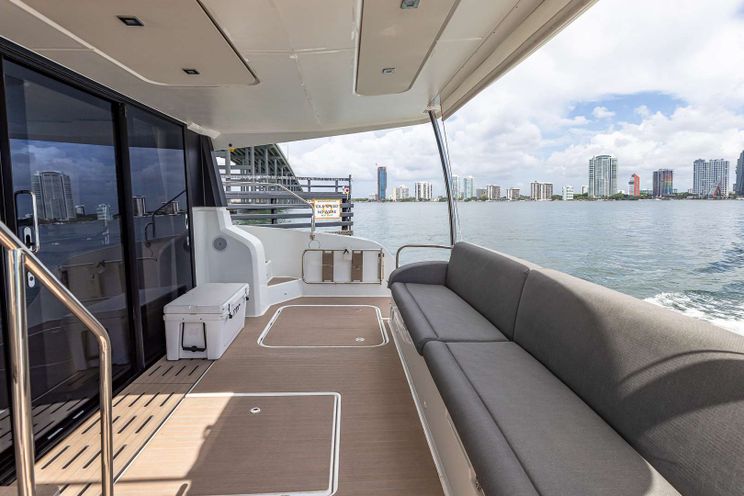 Charter Yacht HAPPY PLACE - Fountaine Pajot MY6 - 3 Cabins - Nassau - Exumas - Bahamas
