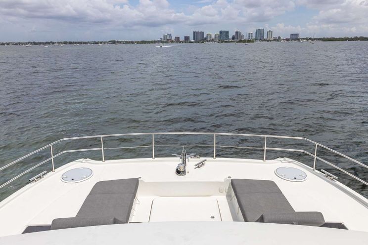 Charter Yacht HAPPY PLACE - Fountaine Pajot MY6 - 3 Cabins - Nassau - Exumas - Bahamas