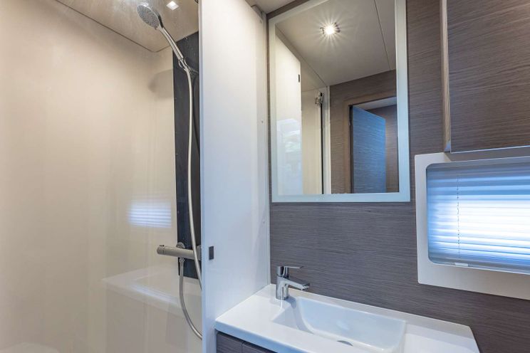 Charter Yacht HAPPY PLACE - Fountaine Pajot MY6 - 3 Cabins - Nassau - Exumas - Bahamas