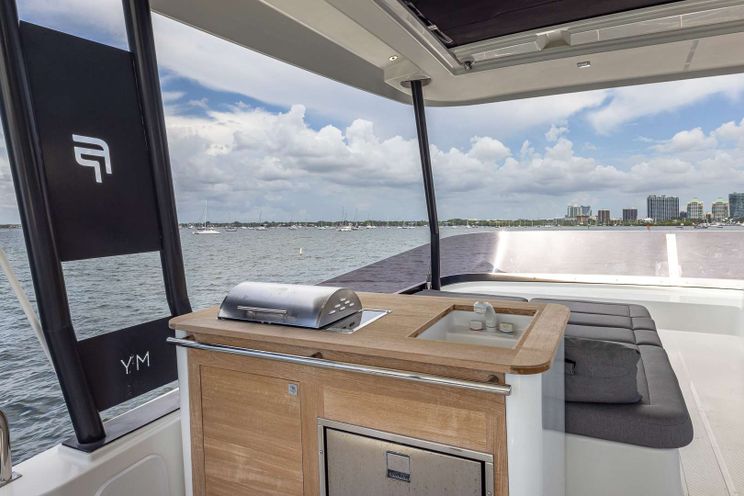 Charter Yacht HAPPY PLACE - Fountaine Pajot MY6 - 3 Cabins - Nassau - Exumas - Bahamas