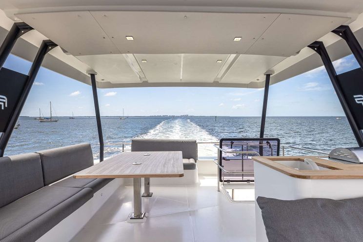 Charter Yacht HAPPY PLACE - Fountaine Pajot MY6 - 3 Cabins - Nassau - Exumas - Bahamas