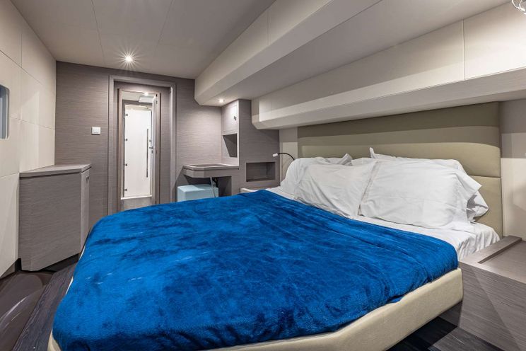 Charter Yacht HAPPY PLACE - Fountaine Pajot MY6 - 3 Cabins - Nassau - Exumas - Bahamas