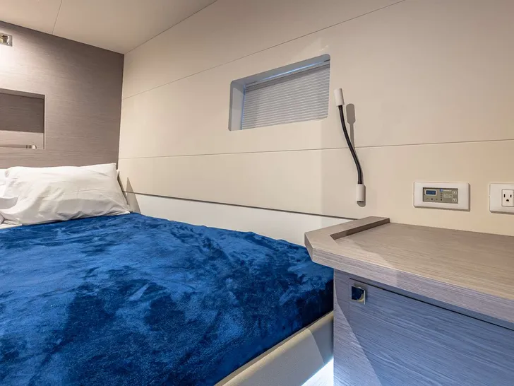 HAPPY PLACE Fountaine Pajot MY6 - Guest Cabin HAPPY PLACE Fountaine Pajot MY6 - Guest Cabin