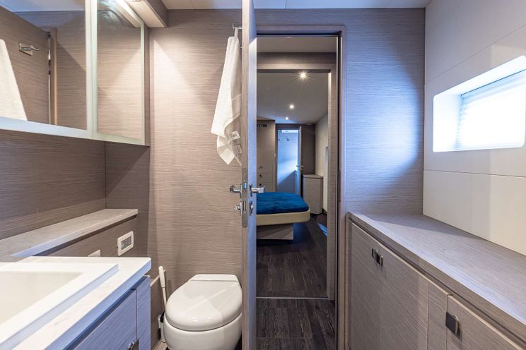 Charter Yacht HAPPY PLACE - Fountaine Pajot MY6 - 3 Cabins - Nassau - Exumas - Bahamas