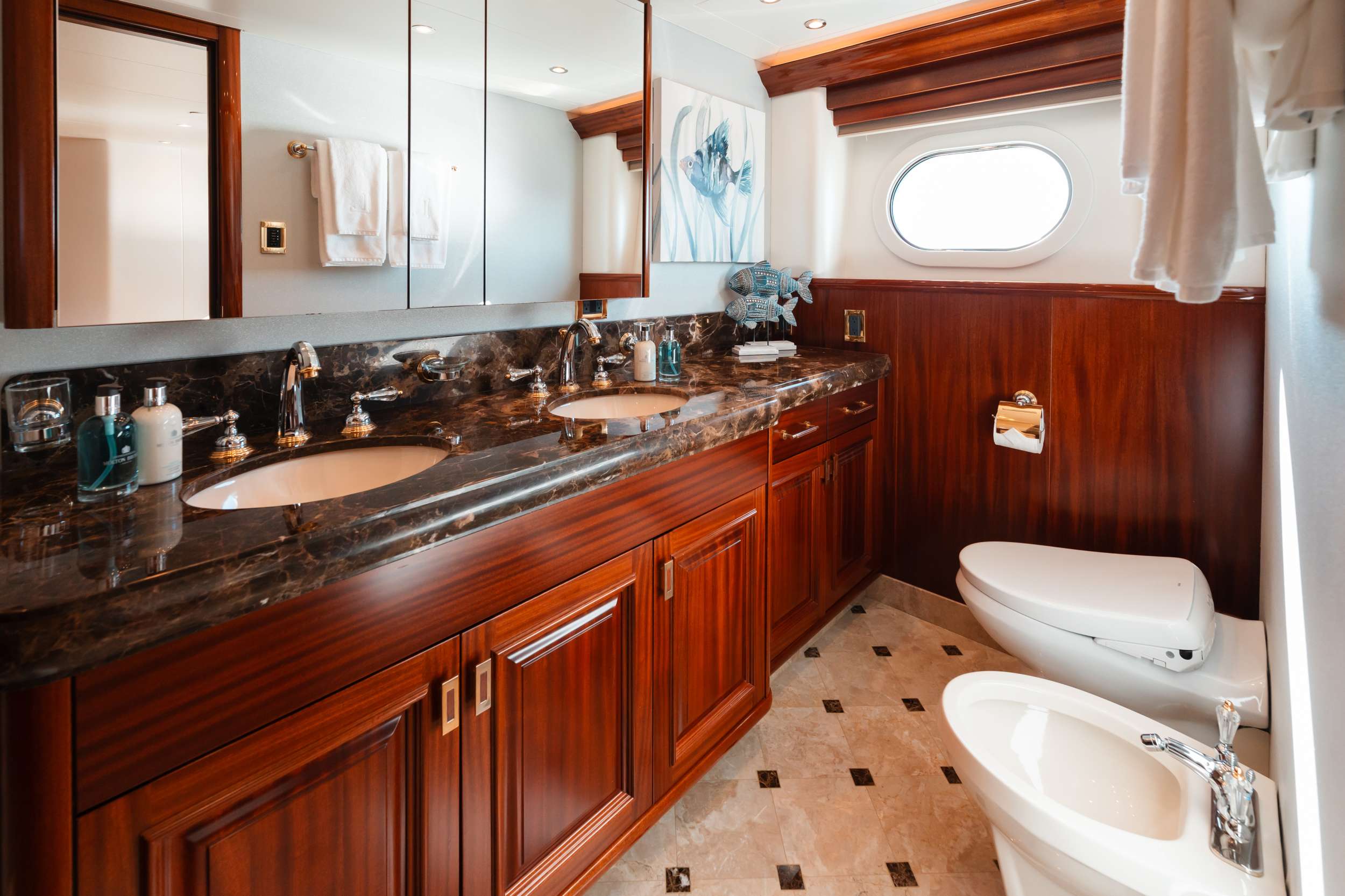 BLUE TIME Westport 130 - VIP cabin 1 bathroom