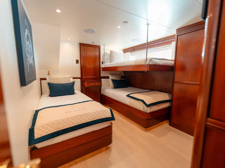 BLUE TIME Westport 130 - twin cabin BLUE TIME Westport 130 - twin cabin