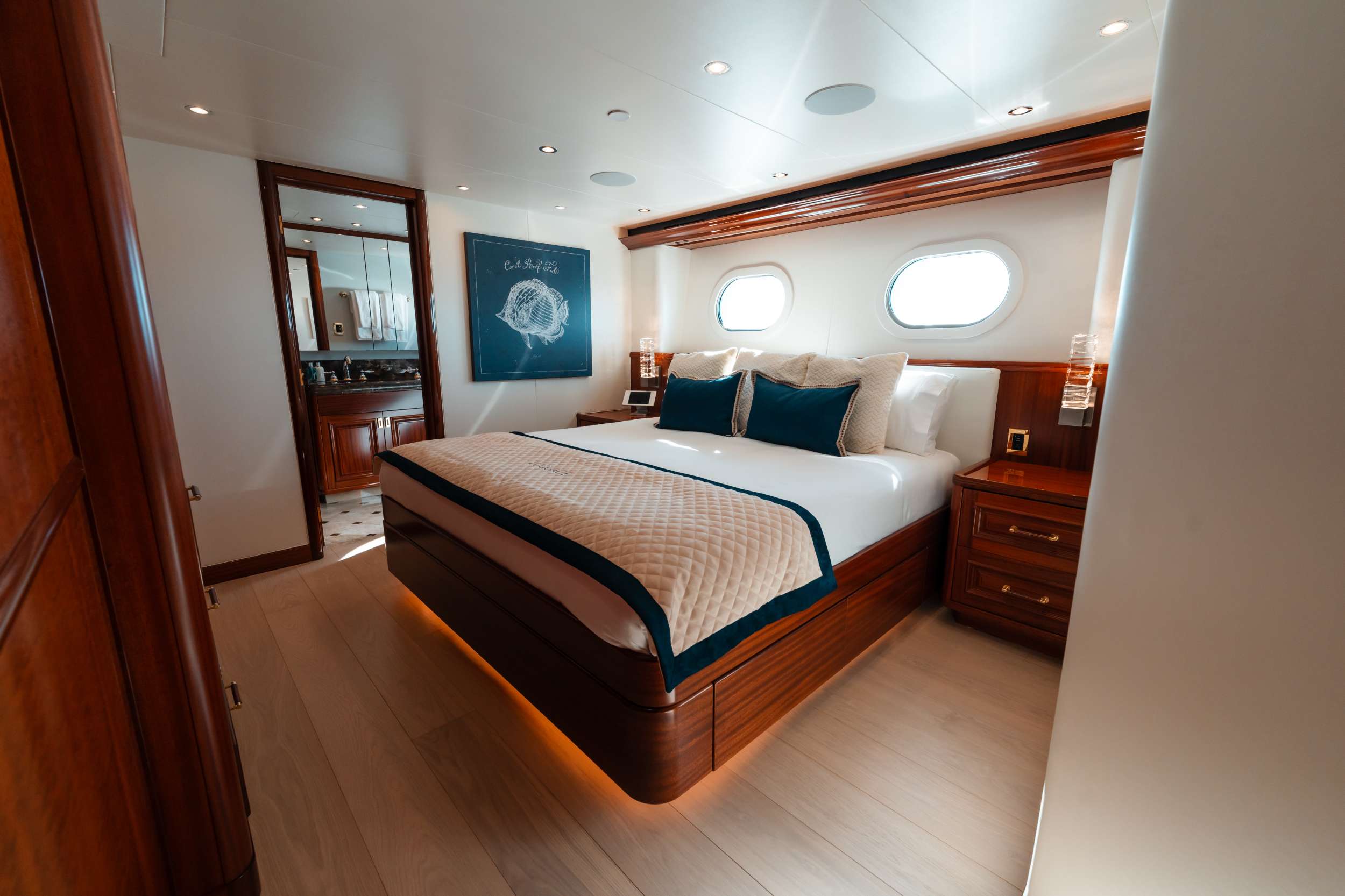 BLUE TIME Westport 130 - VIP cabin 3