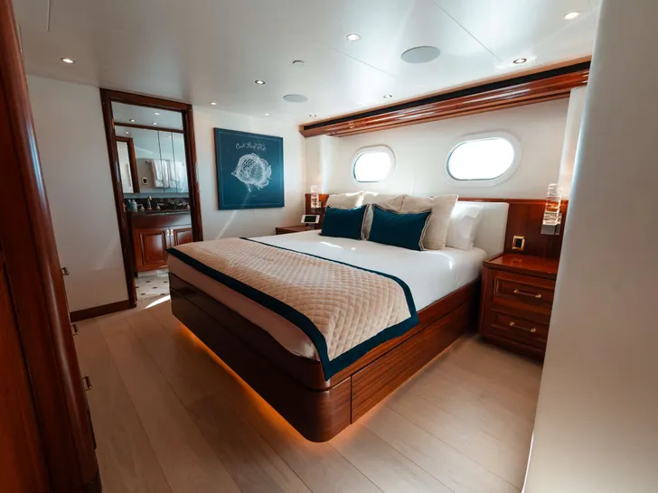 BLUE TIME Westport 130 - VIP cabin 3 BLUE TIME Westport 130 - VIP cabin 3
