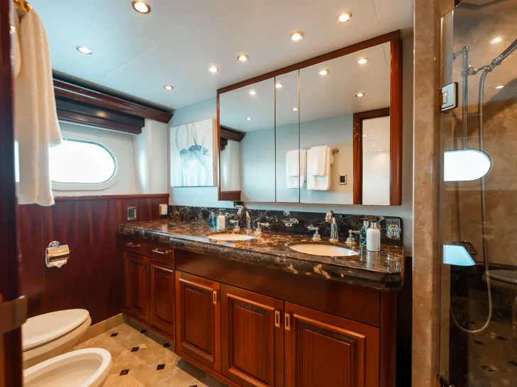 BLUE TIME Westport 130 - VIP cabin 3 bathroom BLUE TIME Westport 130 - VIP cabin 3 bathroom