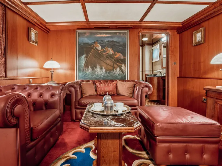 SEAGULL II Uljanik 50m - main saloon lounge SEAGULL II Uljanik 50m - main saloon lounge