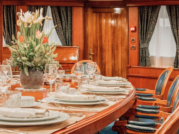 SEAGULL II Uljanik 50m - formal dining set up SEAGULL II Uljanik 50m - formal dining set up