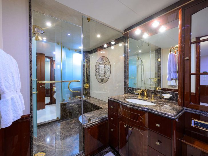 LADY KRISTINA Lazzara 112 - master cabin bathroom LADY KRISTINA Lazzara 112 - master cabin bathroom