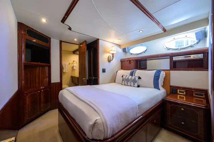 Charter Yacht LADY KRISTINA - Lazzara 112 - 5 Cabins - Nassau - Exumas - Bahamas