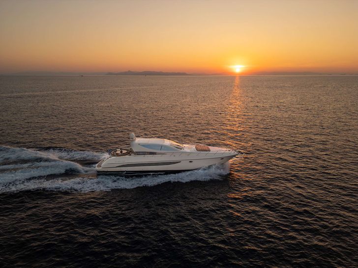SEA U Riva Splendida 72 - cruising under the sunset SEA U Riva Splendida 72 - cruising under the sunset
