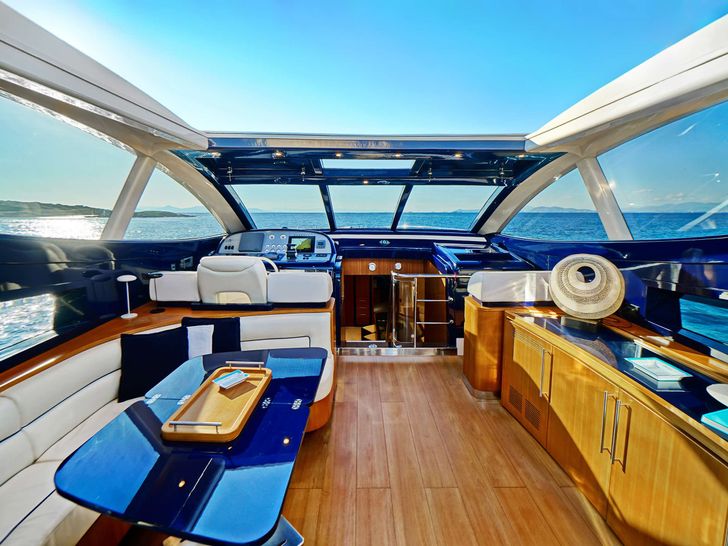 SEA U Riva Splendida 72 - saloon dining area SEA U Riva Splendida 72 - saloon dining area
