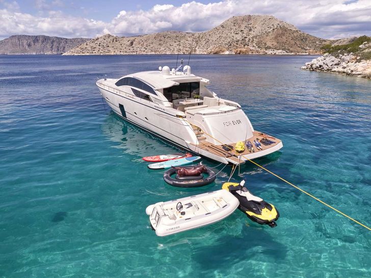 FOR EVER Pershing 80 - with the water toys FOR EVER Pershing 80 - with the water toys