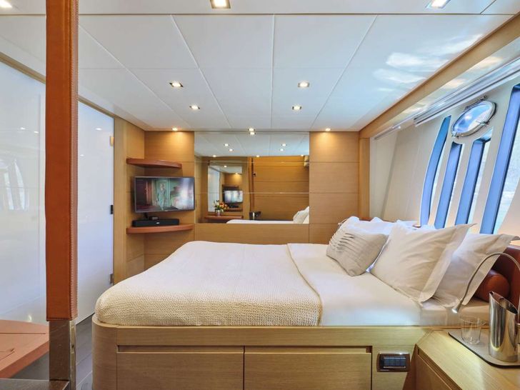 FOR EVER Pershing 80 - master cabin FOR EVER Pershing 80 - master cabin