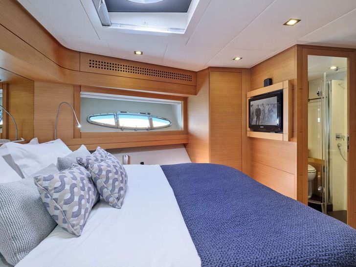 FOR EVER Pershing 80 - VIP cabin FOR EVER Pershing 80 - VIP cabin