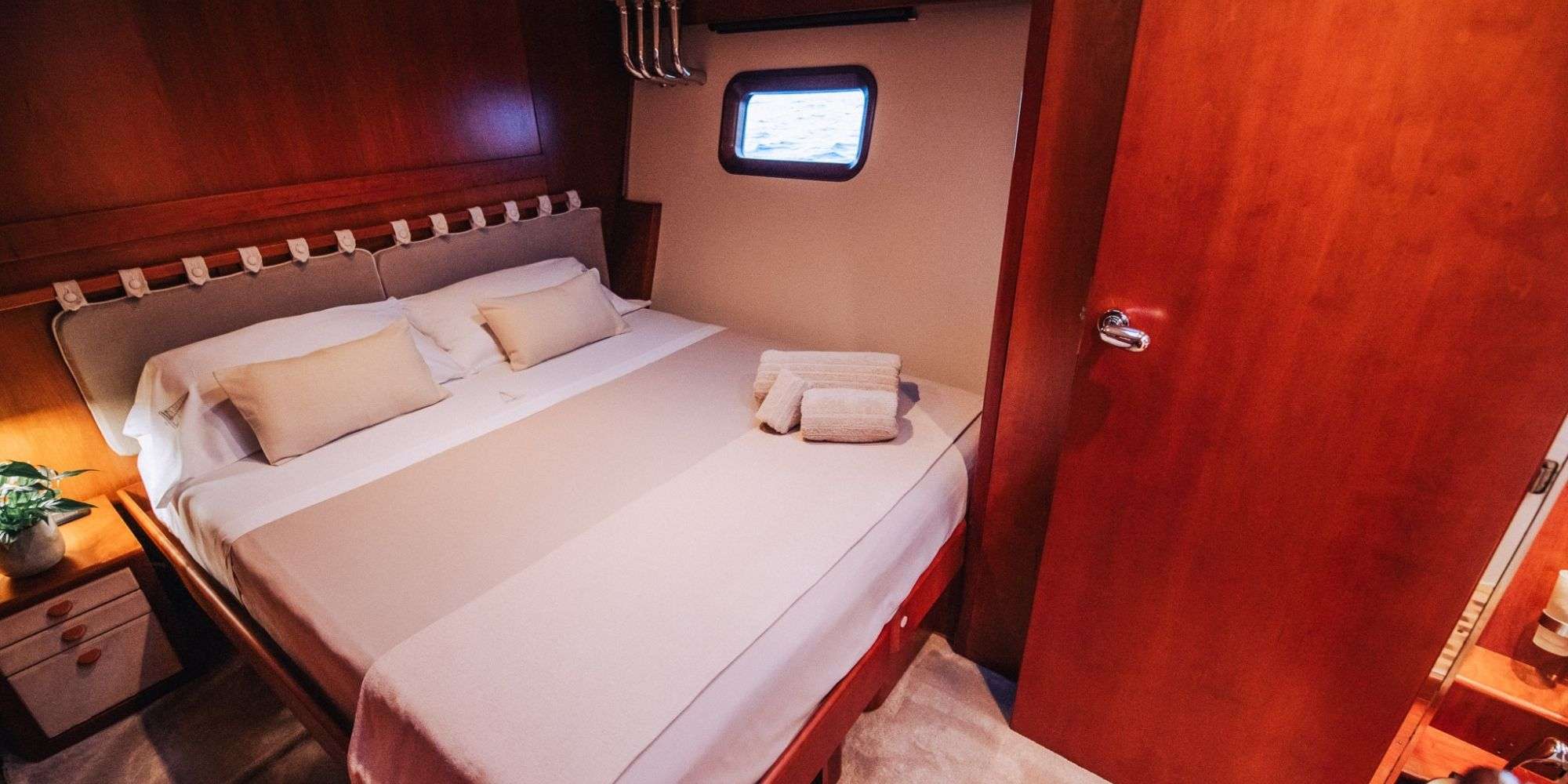 FREE AT LAST Marina 94 - VIP cabin