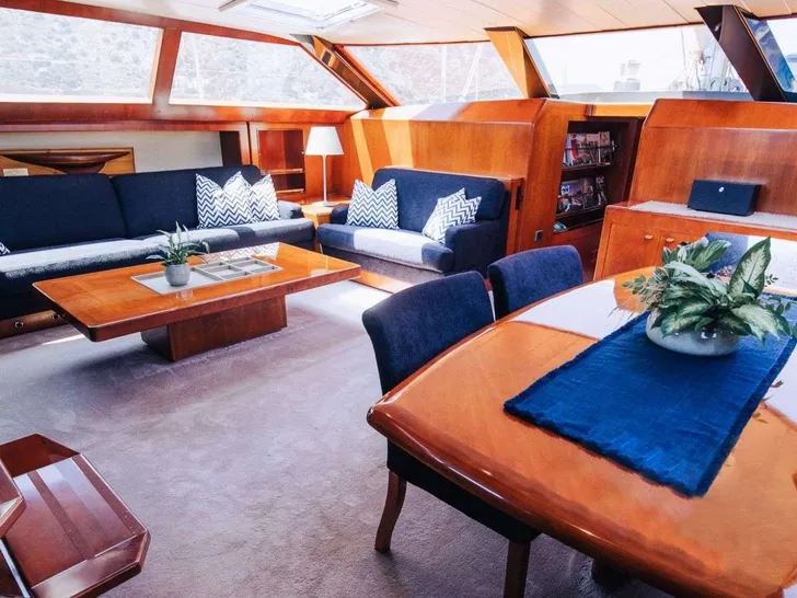 FREE AT LAST Marina 94 - saloon FREE AT LAST Marina 94 - saloon