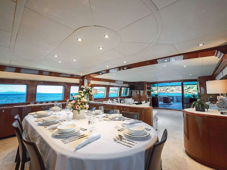 THEION Baglietto 30m - indoor dining area THEION Baglietto 30m - indoor dining area