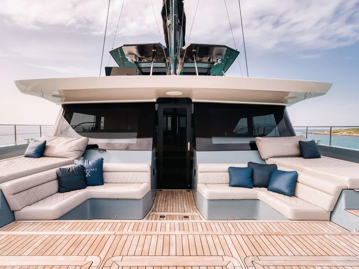 SEABARIT LX Moon Yacht 60 - foredeck SEABARIT LX Moon Yacht 60 - foredeck