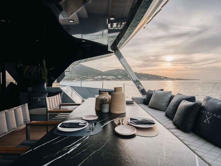 SEABARIT LX Moon Yacht 60 - aft deck alfresco dining area SEABARIT LX Moon Yacht 60 - aft deck alfresco dining area