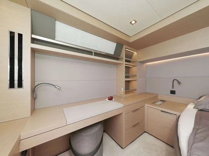 NOMAD Lagoon 55 - master cabin desk NOMAD Lagoon 55 - master cabin desk