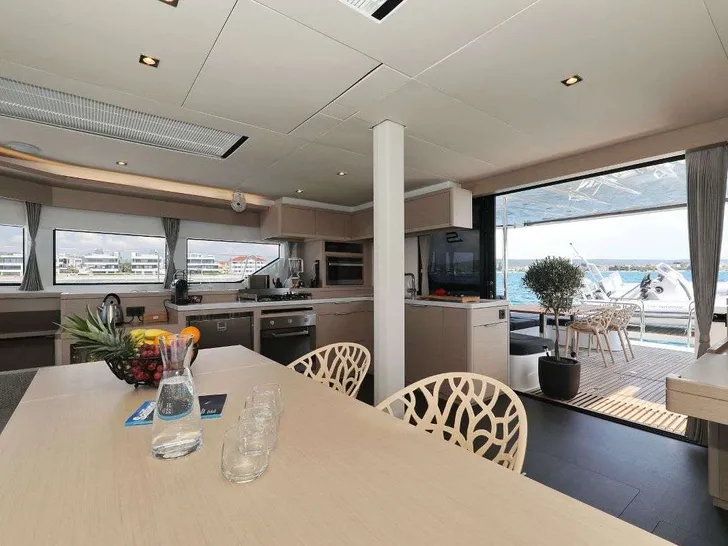 NOMAD Lagoon 55 - indoor dining table NOMAD Lagoon 55 - indoor dining table