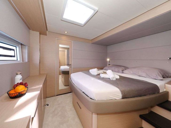 NOMAD Lagoon 55 - master cabin NOMAD Lagoon 55 - master cabin