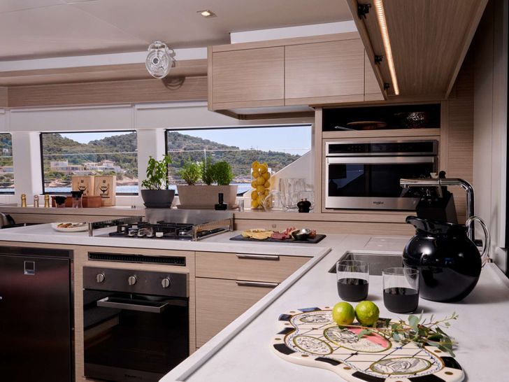 DREAM Lagoon 55 - Galley DREAM Lagoon 55 - Galley