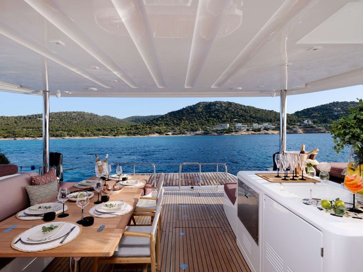 DREAM Lagoon 55 - Aft Deck DREAM Lagoon 55 - Aft Deck