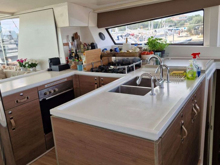 BLUE LAGOON Bali 5.4 - galley BLUE LAGOON Bali 5.4 - galley