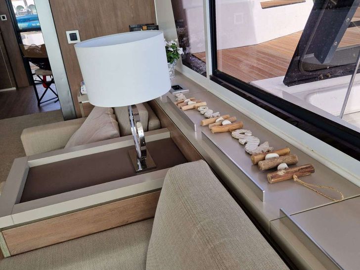 BLUE LAGOON Bali 5.4 - saloon seating BLUE LAGOON Bali 5.4 - saloon seating