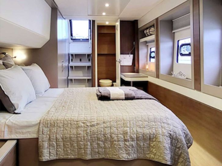 BLUE LAGOON Bali 5.4 - master cabin BLUE LAGOON Bali 5.4 - master cabin