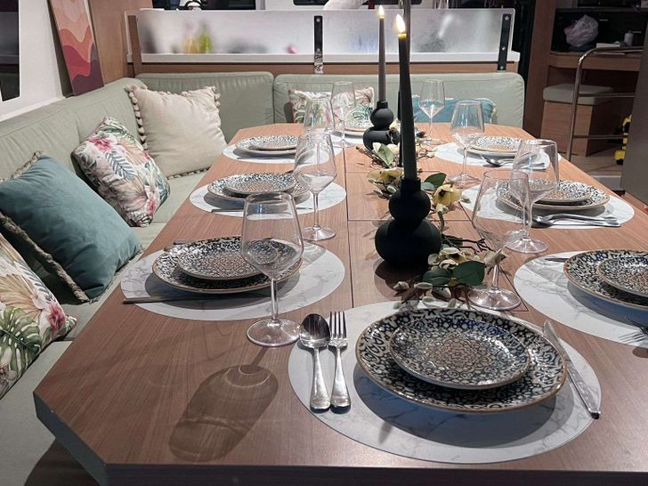 CANCELLI DEL CIELO Bali 4.6 - dining set up CANCELLI DEL CIELO Bali 4.6 - dining set up