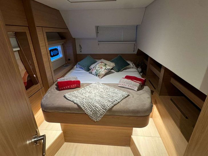 CANCELLI DEL CIELO Bali 4.6 - master cabin CANCELLI DEL CIELO Bali 4.6 - master cabin