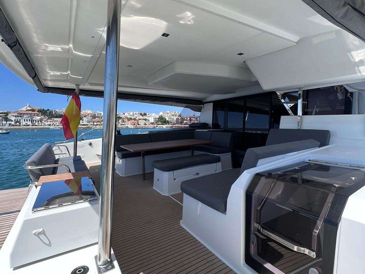 LE GRAND BOGAVANT Fountaine Pajot Aura 51 - aft deck LE GRAND BOGAVANT Fountaine Pajot Aura 51 - aft deck