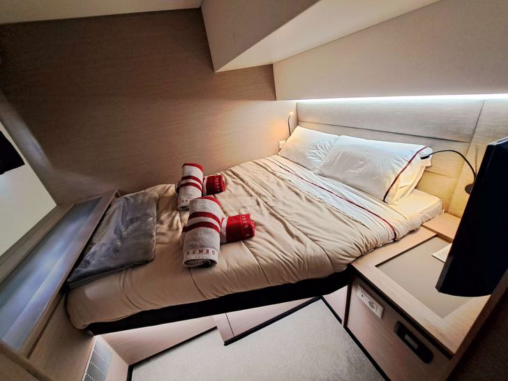 LE GRAND BOGAVANT Fountaine Pajot Aura 51 - VIP cabin LE GRAND BOGAVANT Fountaine Pajot Aura 51 - VIP cabin