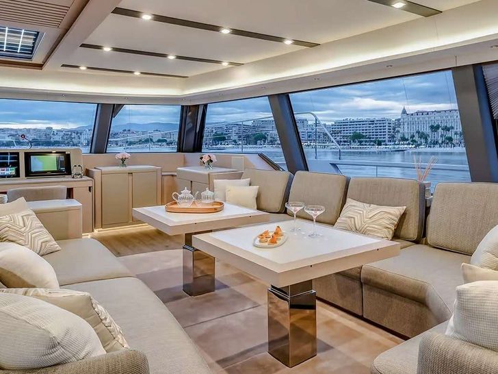 SOL MADININA Fountaine Pajot Thira 80 - saloon SOL MADININA Fountaine Pajot Thira 80 - saloon