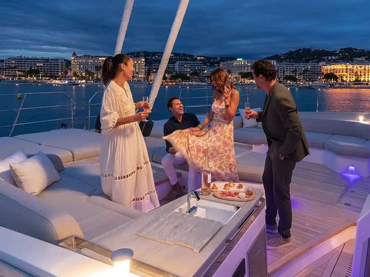 SOL MADININA Fountaine Pajot Thira 80 - flybridge at night SOL MADININA Fountaine Pajot Thira 80 - flybridge at night