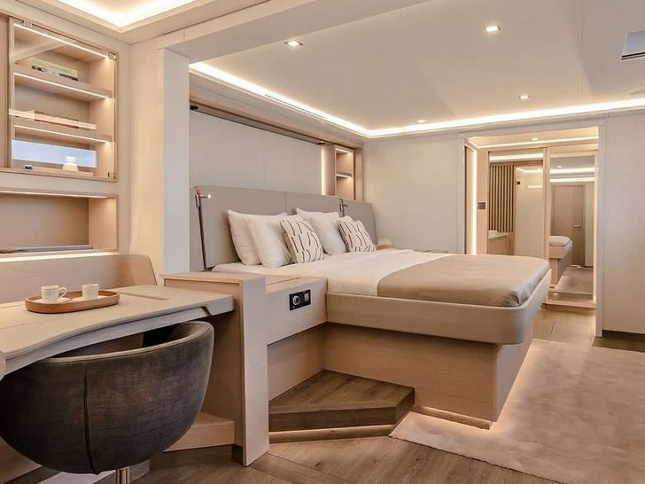 SOL MADININA Fountaine Pajot Thira 80 - master cabin SOL MADININA Fountaine Pajot Thira 80 - master cabin