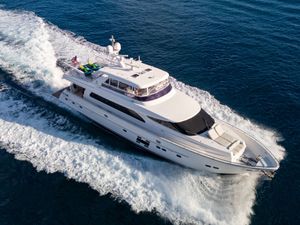 PILOT LOUNGE - Horizon E84 - 4 Cabins - Nassau - Exumas - Bahamas PILOT LOUNGE - Horizon E84 - 4 Cabins - Nassau - Exumas - Bahamas