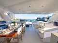PILOT LOUNGE Horizon E84 - flybridge dining area and bar PILOT LOUNGE Horizon E84 - flybridge dining area and bar