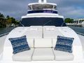 PILOT LOUNGE Horizon E84 - foredeck PILOT LOUNGE Horizon E84 - foredeck