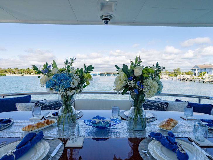 PILOT LOUNGE Horizon E84 - alfresco breakfast PILOT LOUNGE Horizon E84 - alfresco breakfast