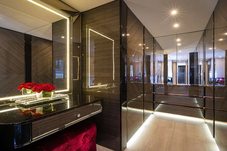 Charter Yacht ISLAND MAJESTY - Sunreef 68 Supreme Power - 3 Cabins - Miami - Florida