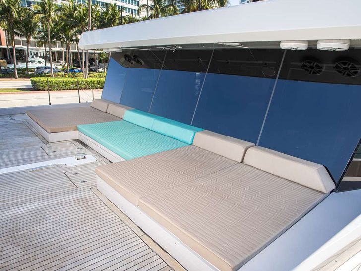 ISLAND MAJESTY Sunreef 68 Supreme Power - foredeck ISLAND MAJESTY Sunreef 68 Supreme Power - foredeck