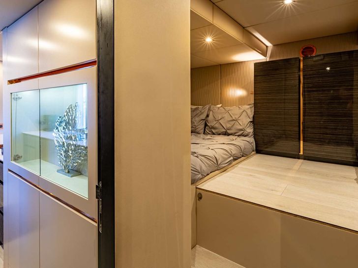 ISLAND MAJESTY Sunreef 68 Supreme Power - VIP cabin bathroom ISLAND MAJESTY Sunreef 68 Supreme Power - VIP cabin bathroom