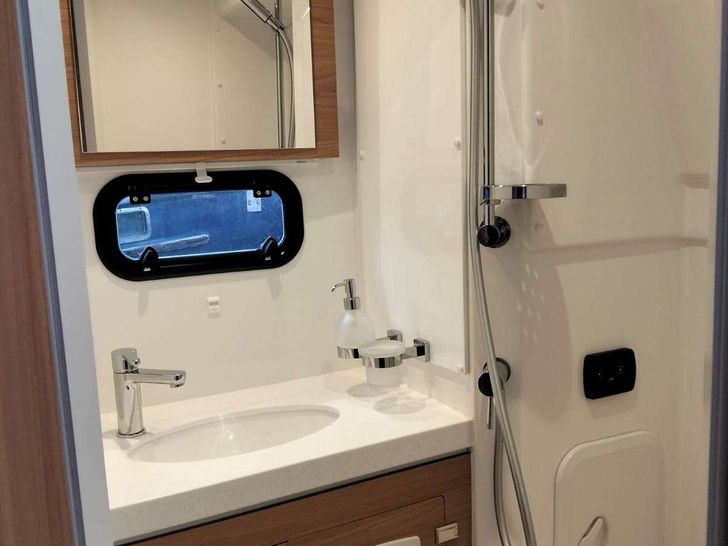 ITALY Bali 5.4 - cabin 1 bathroom ITALY Bali 5.4 - cabin 1 bathroom